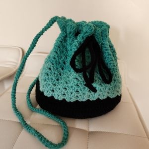 Crochet shoulder bag